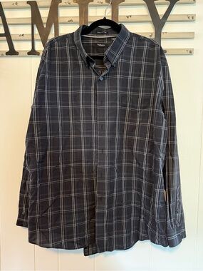 Van Heusen Wrinkle Free Men’s Button-Down Dress shirt XXL (18–18½)